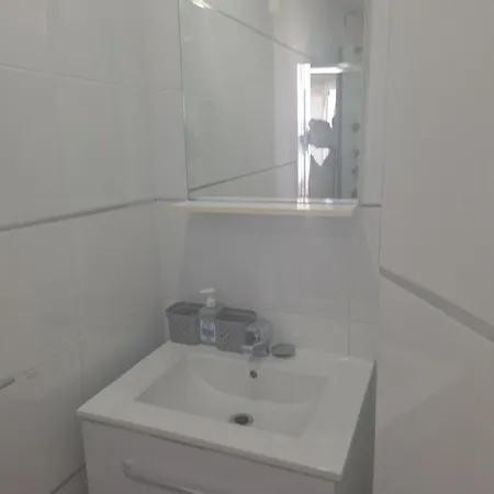 Wonderful White Appartament In Playa Americas דירה *