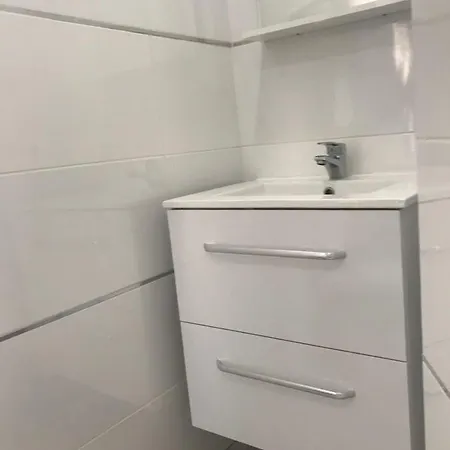 Wonderful White Appartament In Playa Americas דירה