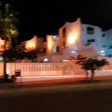 Wonderful White Appartament In Playa Americas Апартаменти *