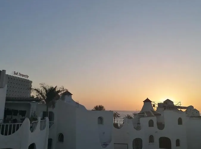 Апартаменти Wonderful White Appartament In Playa Americas Плайя-де-лас-Амерікас