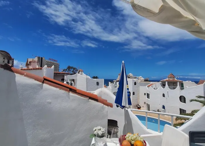 Апартаменти Wonderful White Appartament In Playa Americas