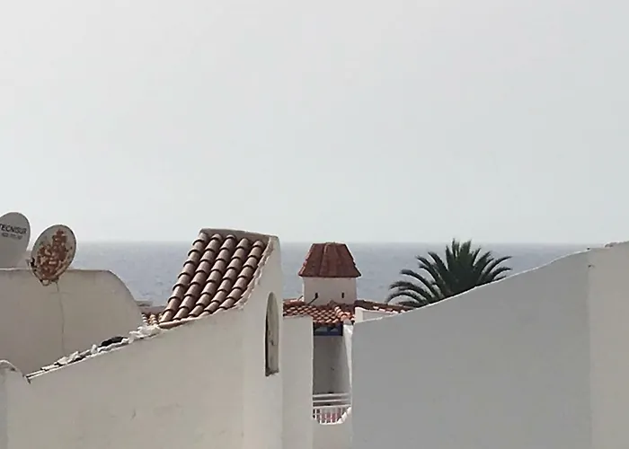 Апартаменти Wonderful White Appartament In Playa Americas Плайя-де-лас-Амерікас