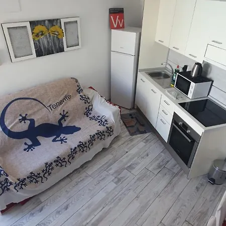 Wonderful White Appartament In Playa Americas شقة *