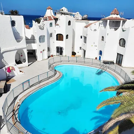 Wonderful White Appartament In Playa Americas شقة