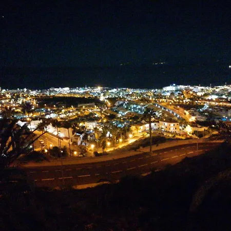 Wonderful White Appartament In Playa Americas 아파트 플라야데라스아메리카스